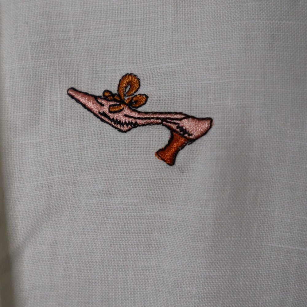 Edward Irish Linen White Top Embroidered Button Up Shirt Novelty Print Large